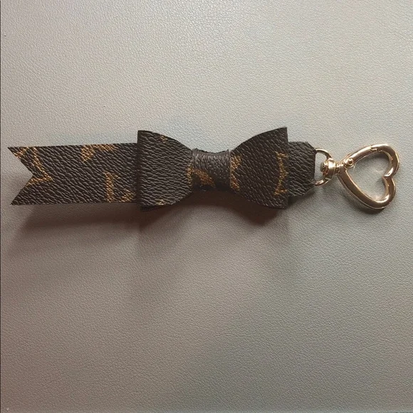 Handmade double sided keychain - Picture 2 of 2